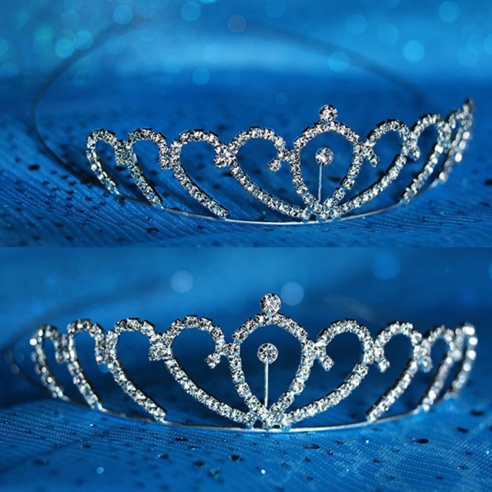 🔴SOLD🔴 🎀NEW Girls Rhinestone Tiara🎀 - Picture 2 of 3